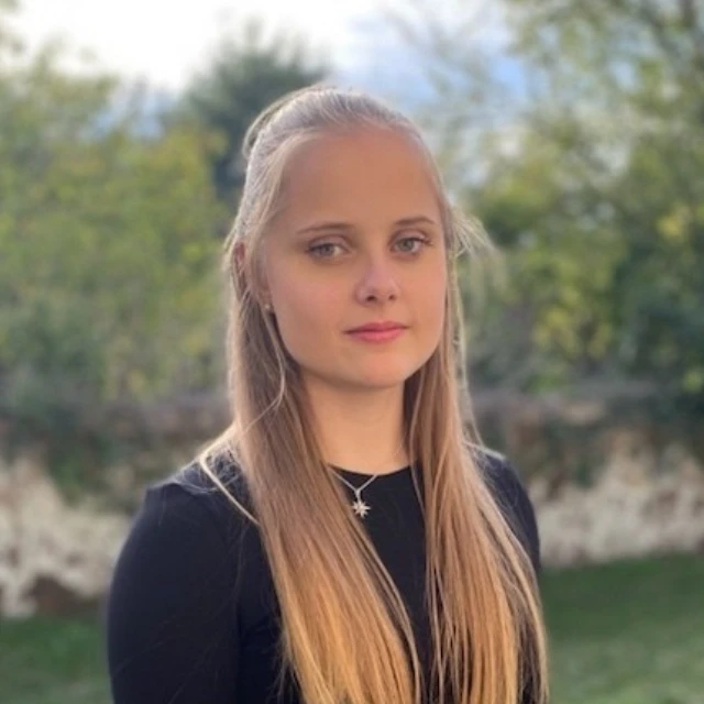 Portrait of Margaux Nennig, outdoors